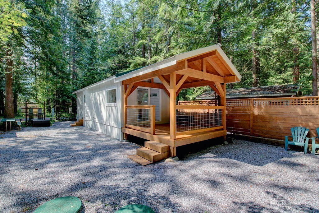 92 Riverside Drive , Deming, WA 98244