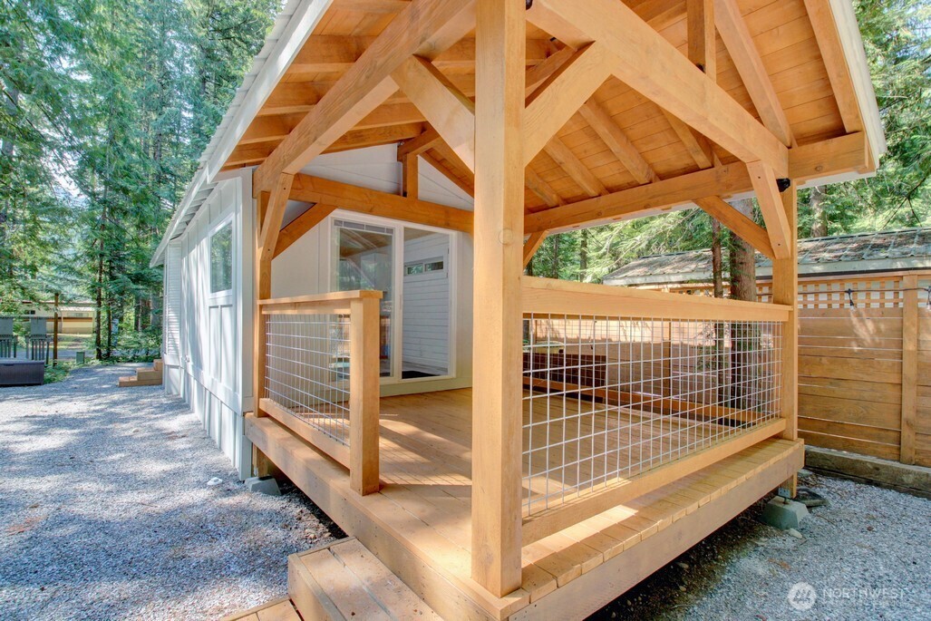 92 Riverside Drive , Deming, WA 98244