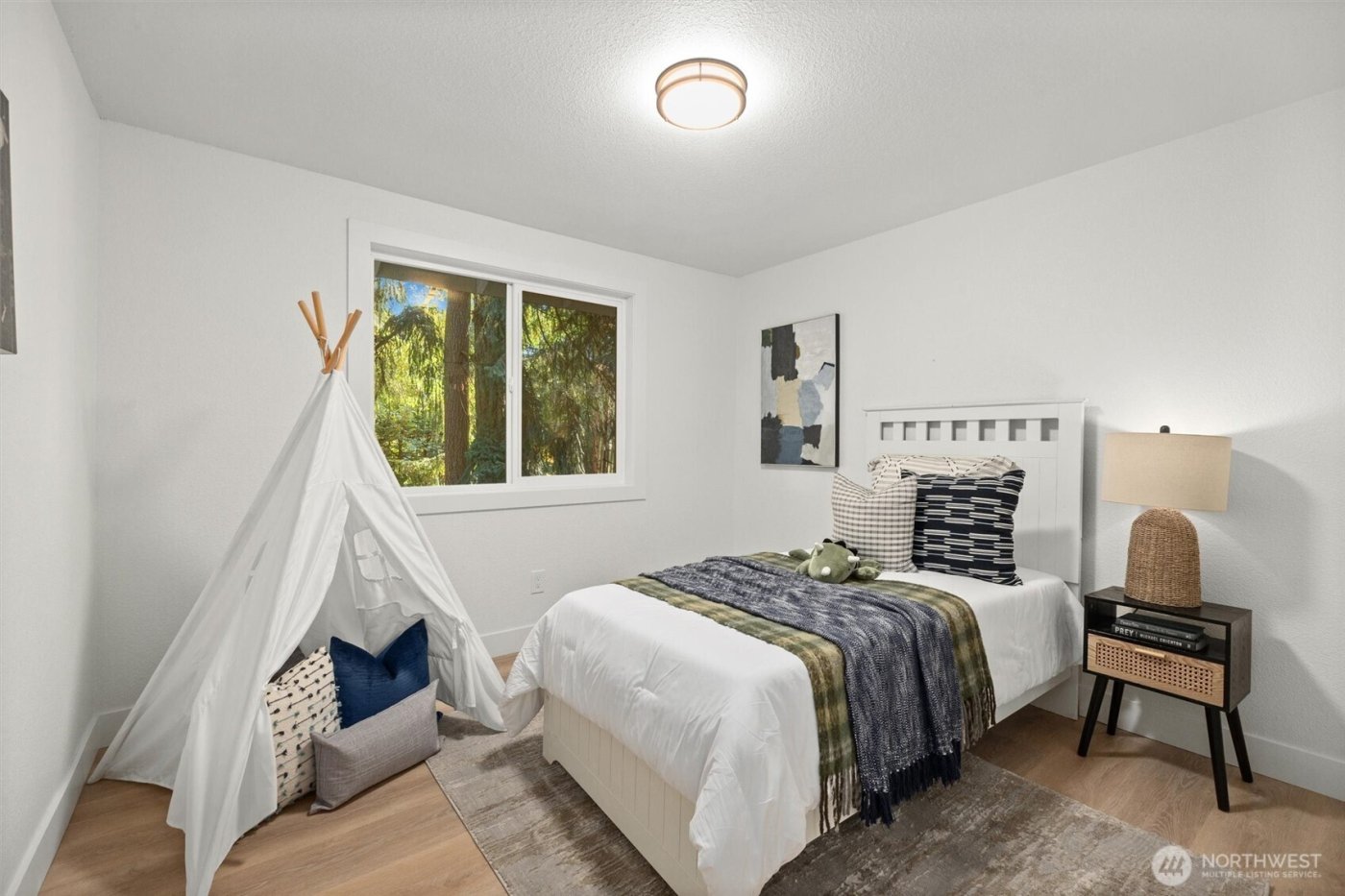 10406 115th Place NE, Kirkland, WA 98033-5017