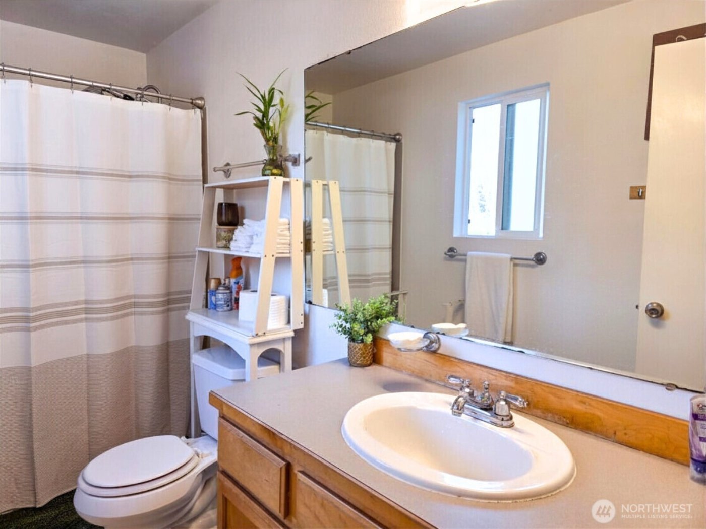 330 Elm St #201, Everett, WA 98203