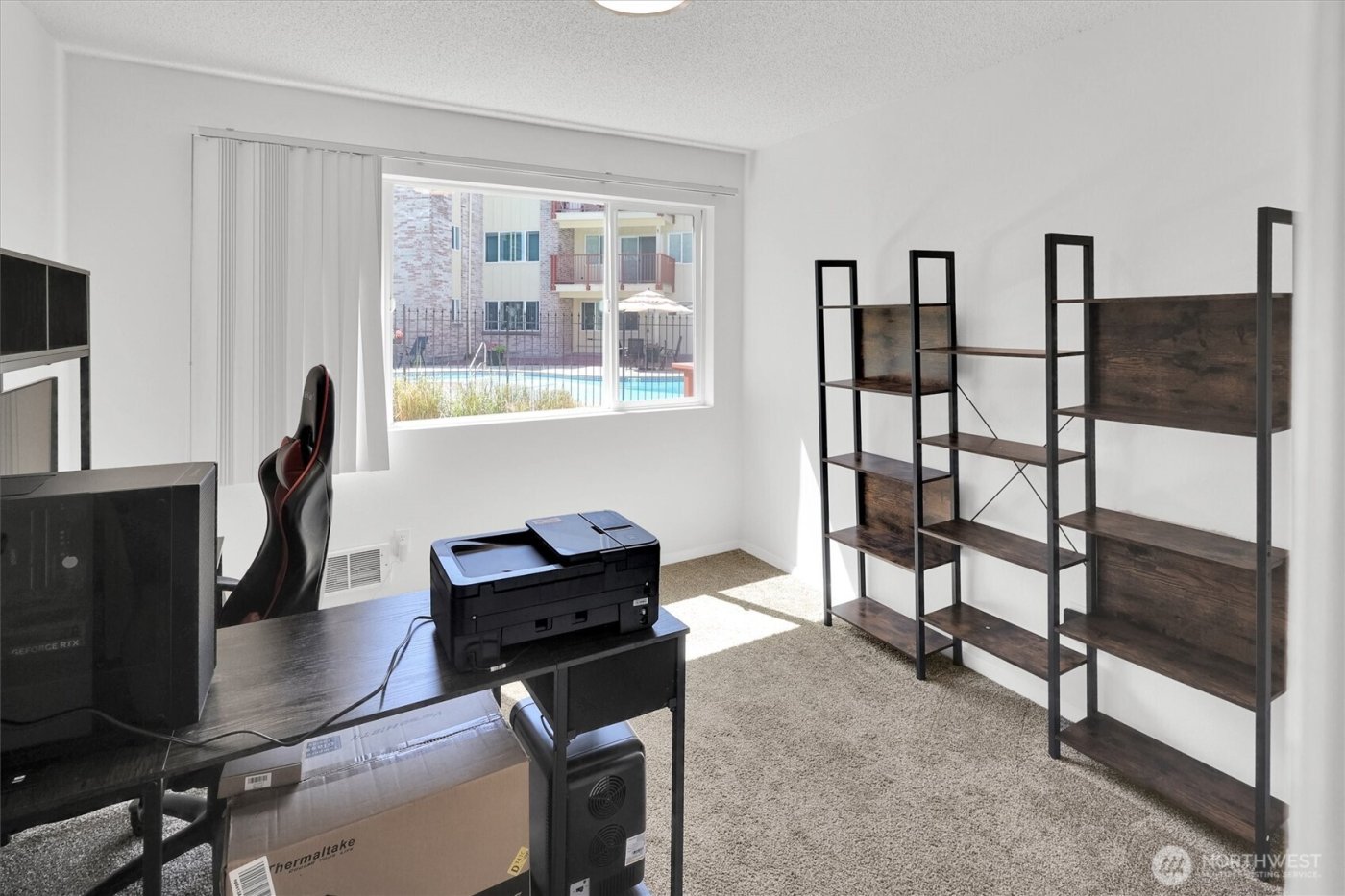 330 Elm St #201, Everett, WA 98203