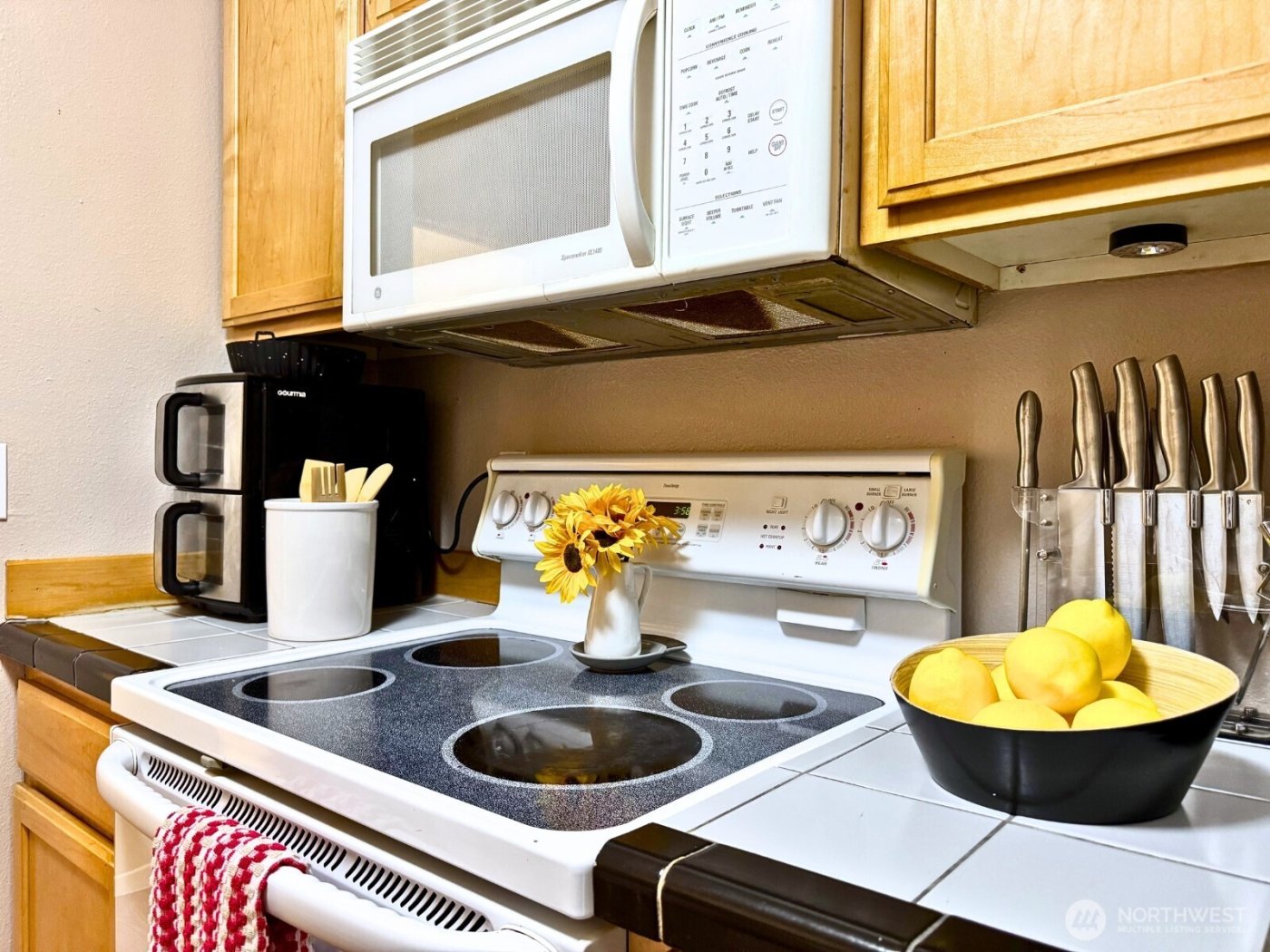 330 Elm St #201, Everett, WA 98203