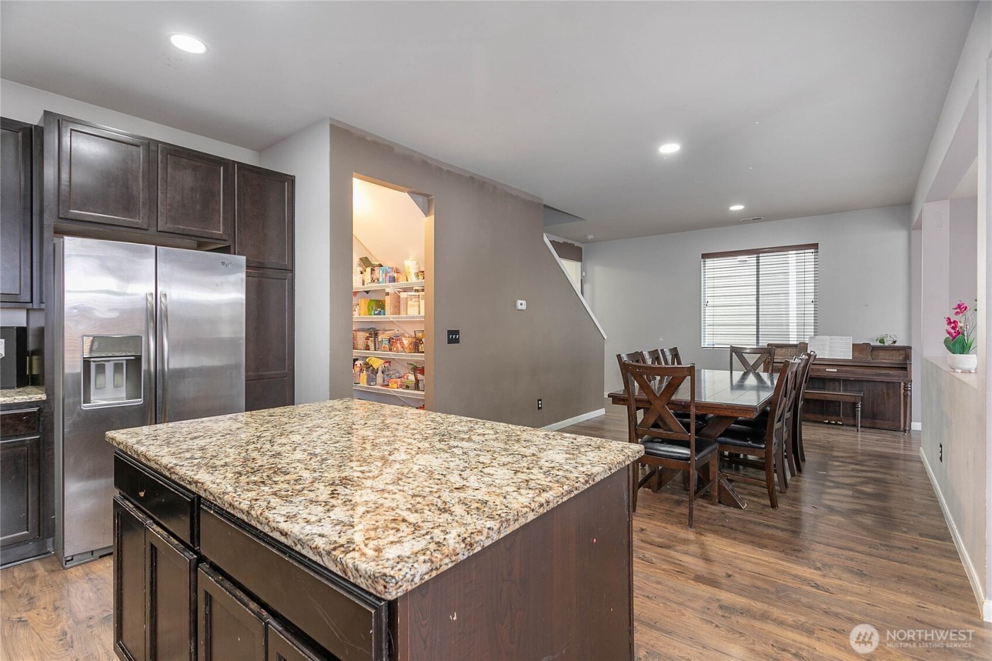 716 Brookstone Street , Mount Vernon, WA 98273