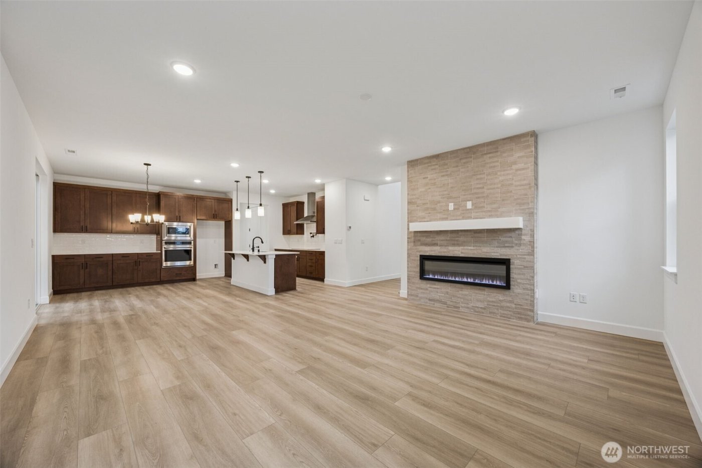 2207 Oak Court #8, Milton, WA 98354