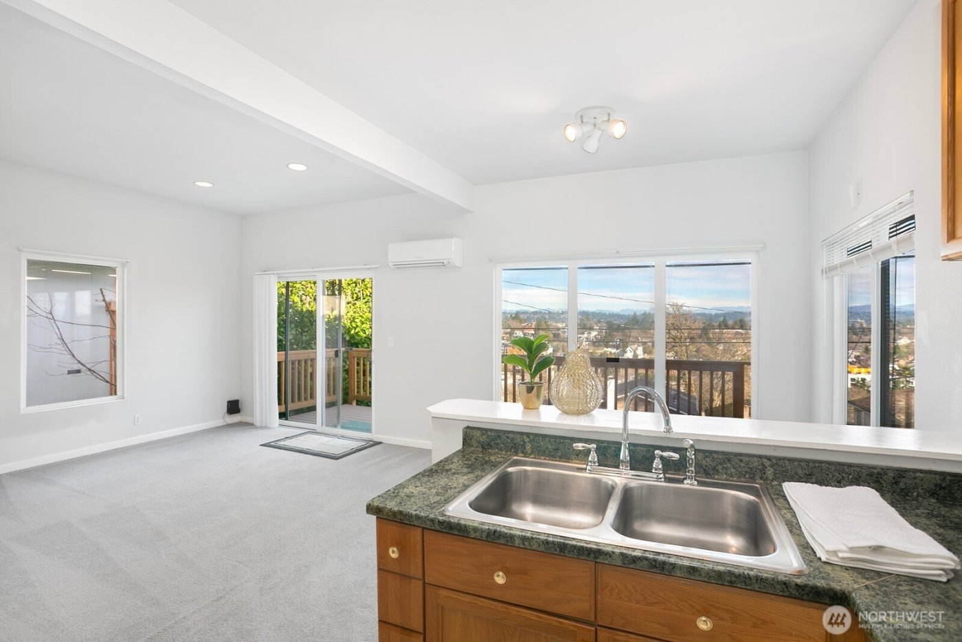 4205 34th Avenue S, Seattle, WA 98118