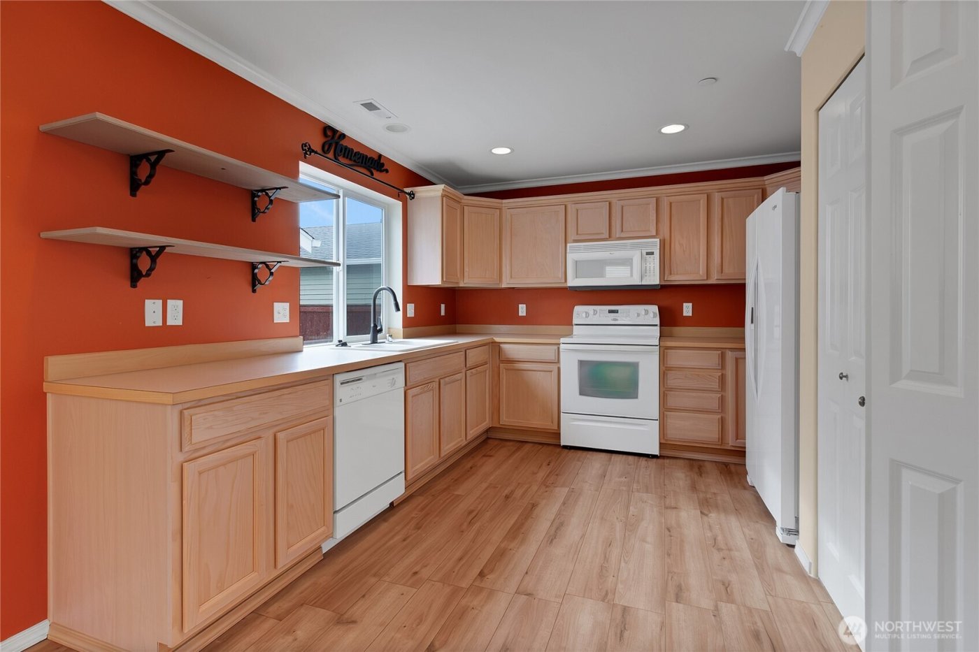 1285 Griggs Street , Dupont, WA 98327