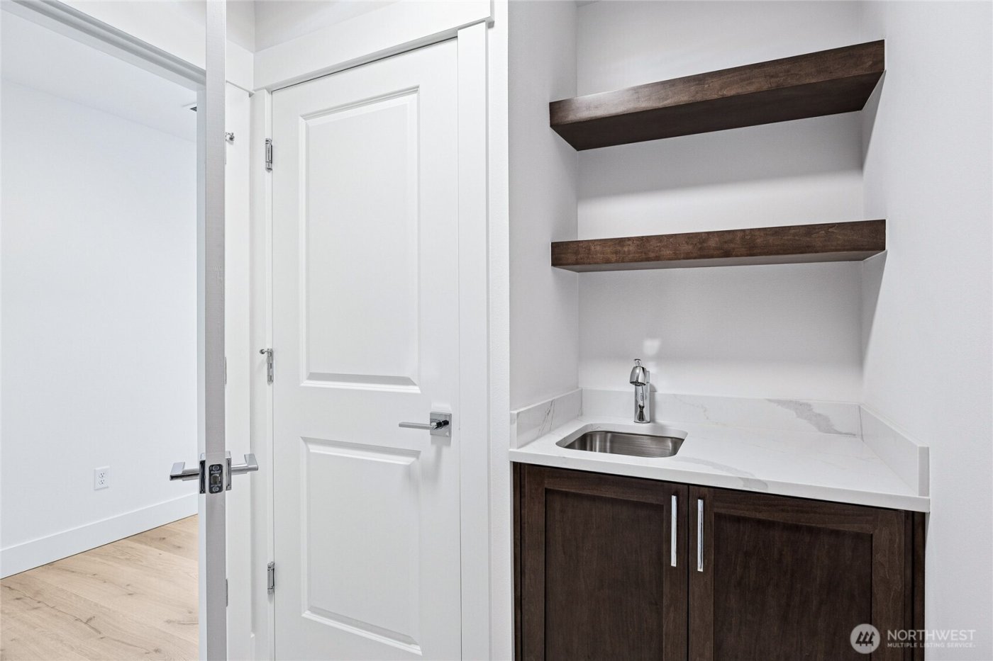 19515 81st Place NE #1, Kenmore, WA 98028