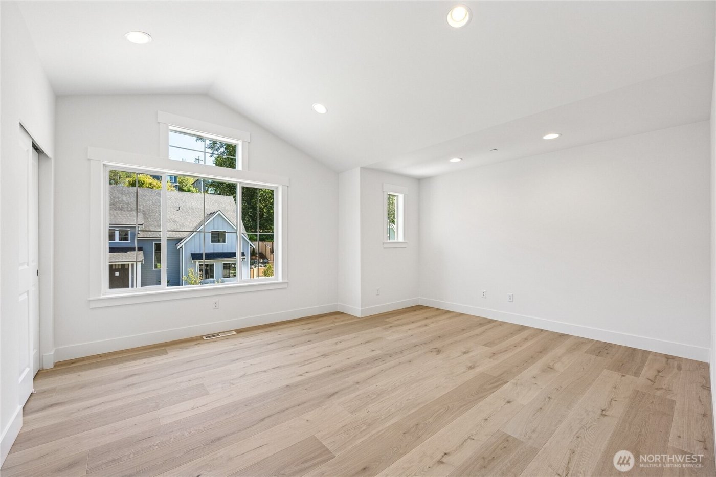 19515 81st Place NE #1, Kenmore, WA 98028