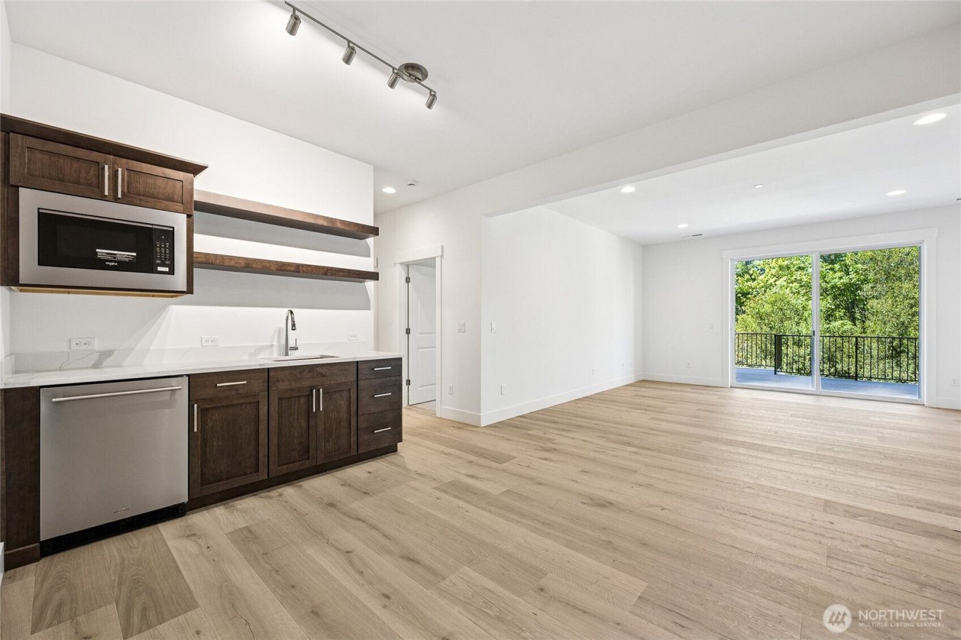 19515 81st Place NE #1, Kenmore, WA 98028