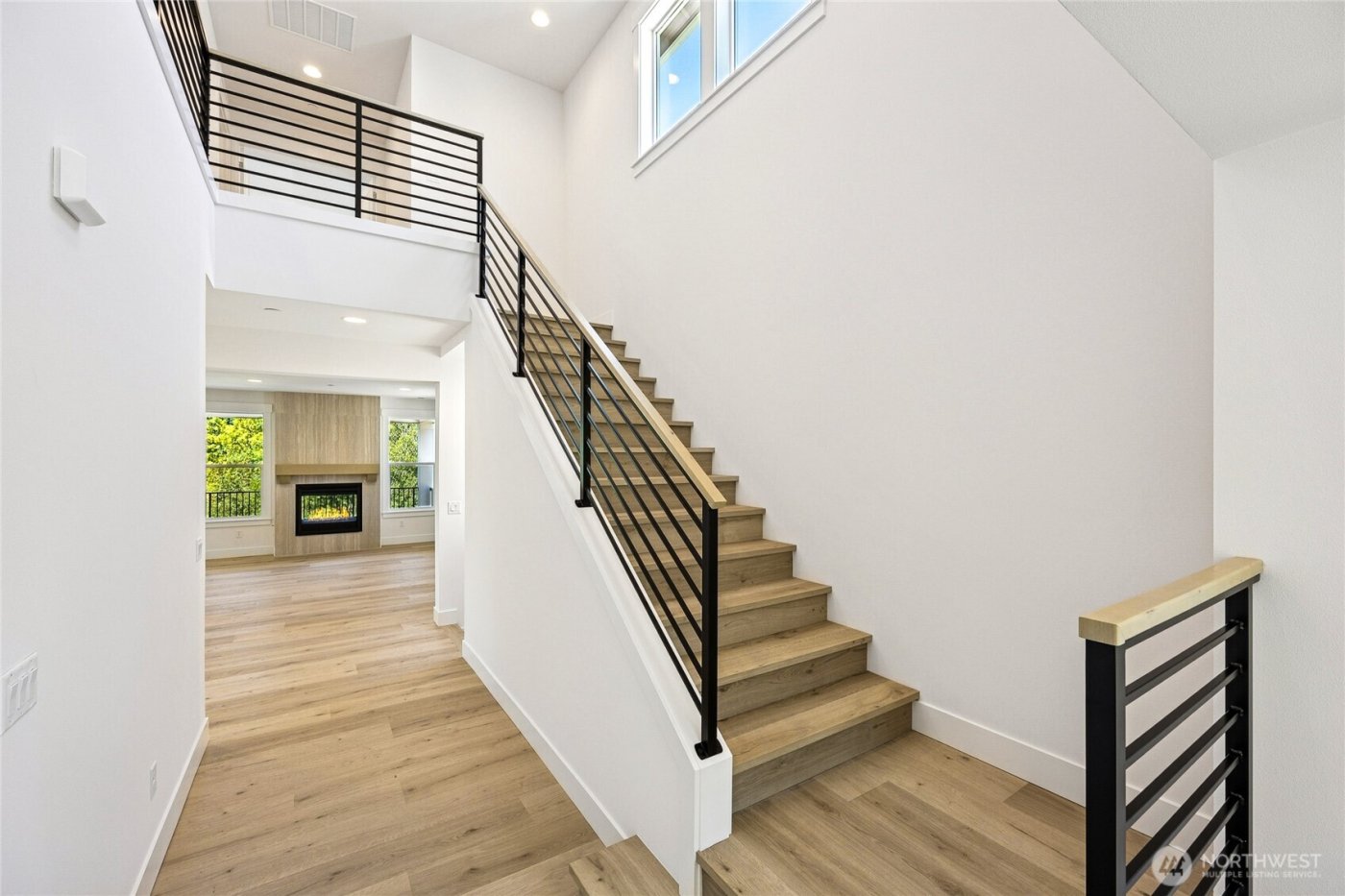 19515 81st Place NE #1, Kenmore, WA 98028