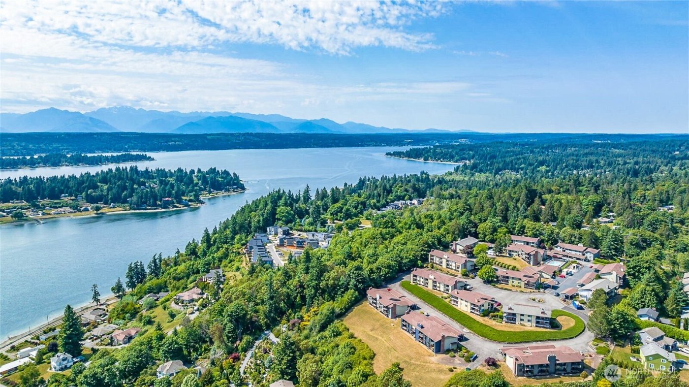 3390 Narrows Lane NE #101, Bremerton, WA 98310