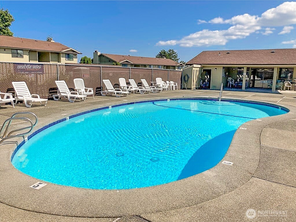 3390 Narrows Lane NE #101, Bremerton, WA 98310