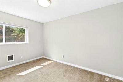 12563 SE 71st Street , Newcastle, WA 98056 - Photo 23
