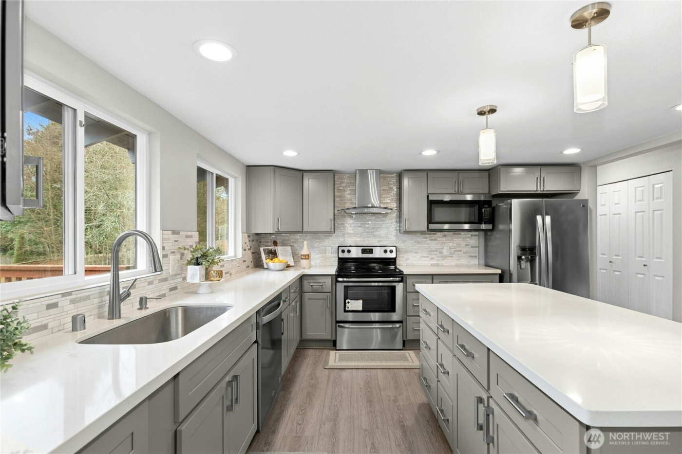 12563 SE 71st Street , Newcastle, WA 98056