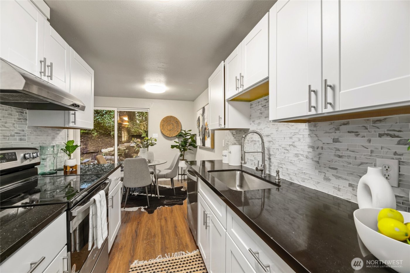 12527 NE 117th Place #F5, Kirkland, WA 98034