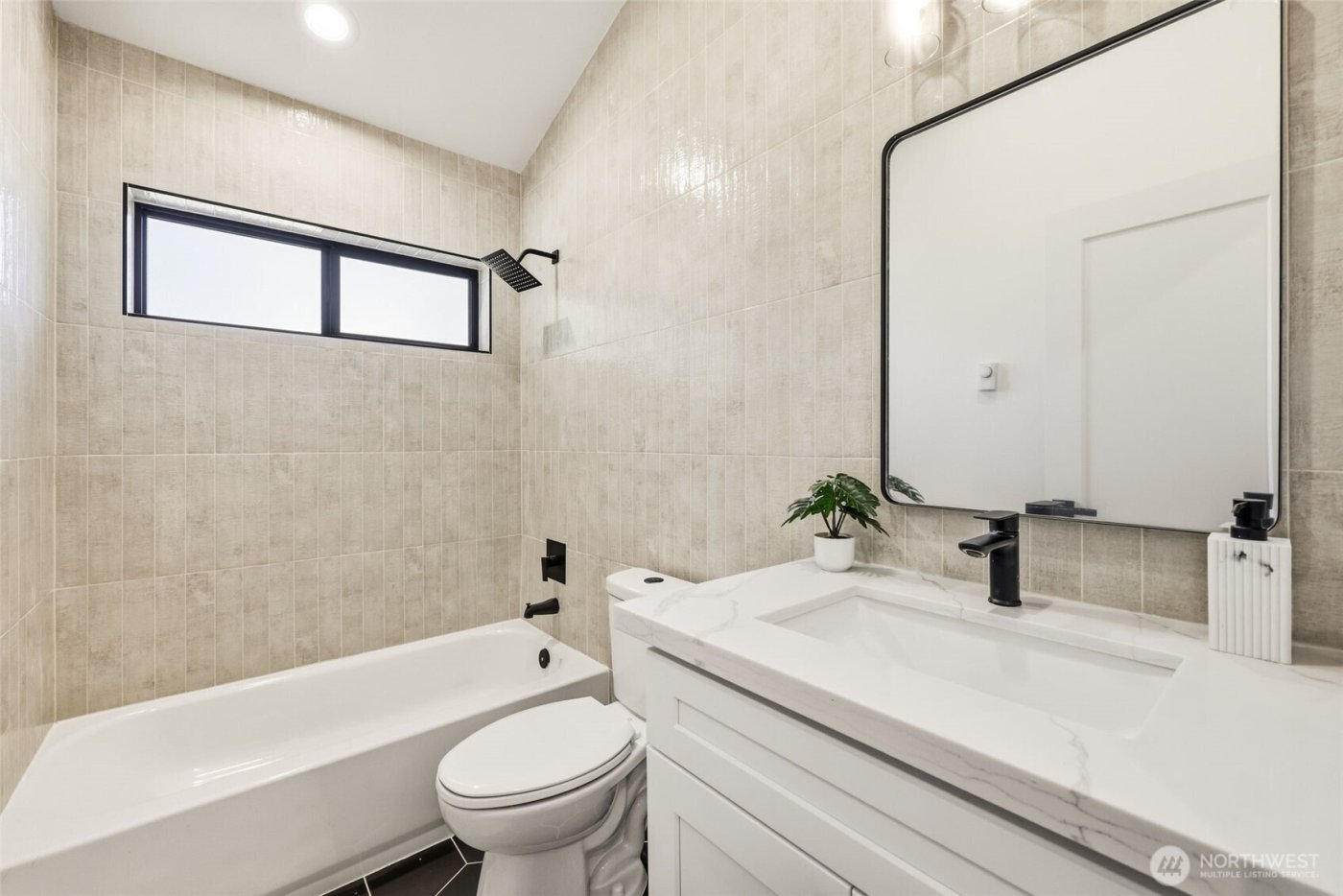 526 N 100th Street , Seattle, WA 98133