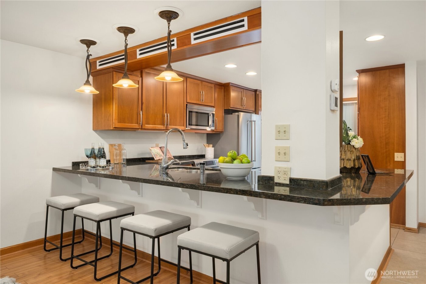 6121 NE 175th Street #A308, Kenmore, WA 98028