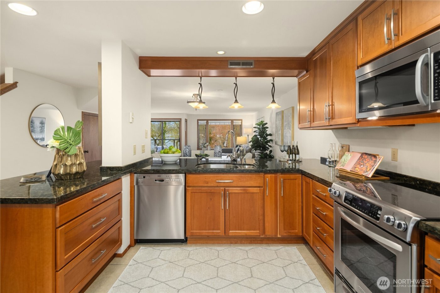 6121 NE 175th Street #A308, Kenmore, WA 98028