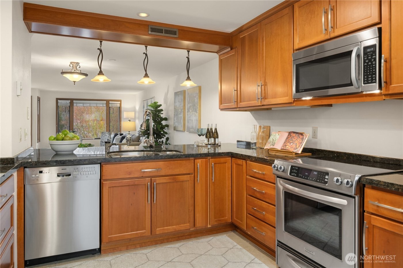 6121 NE 175th Street #A308, Kenmore, WA 98028