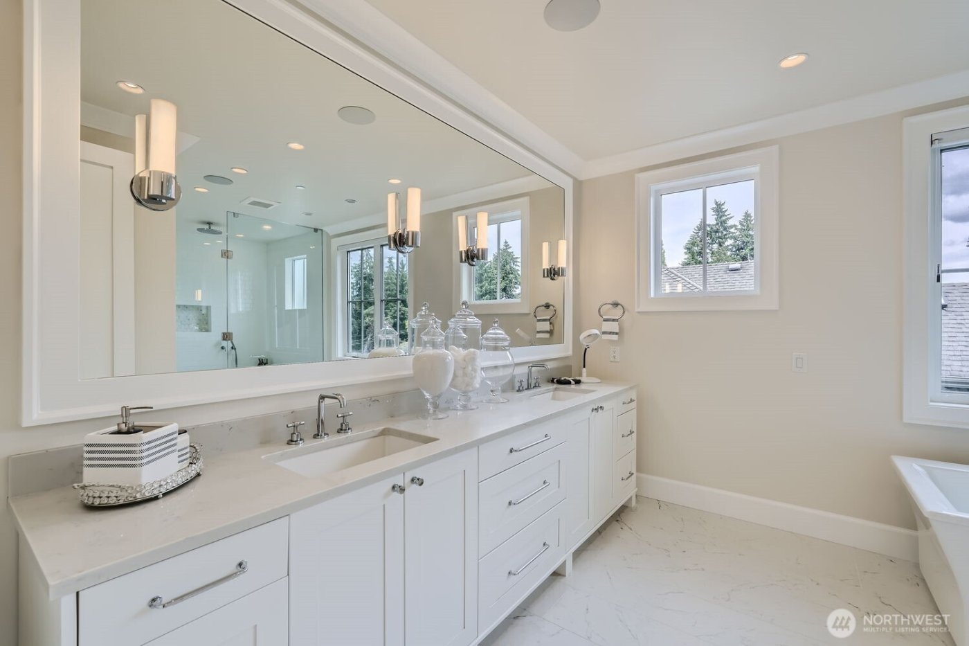 2121 109th Avenue SE, Bellevue, WA 98004