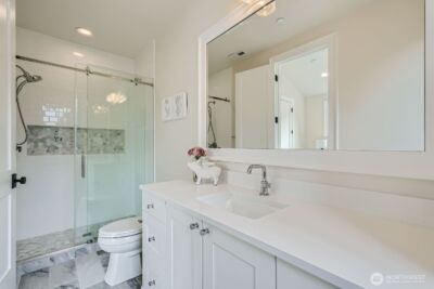 2121 109th Avenue SE, Bellevue, WA 98004 - Photo 23