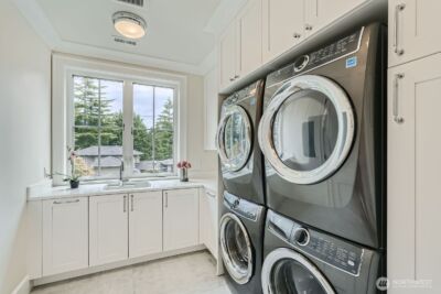 2121 109th Avenue SE, Bellevue, WA 98004 - Photo 24