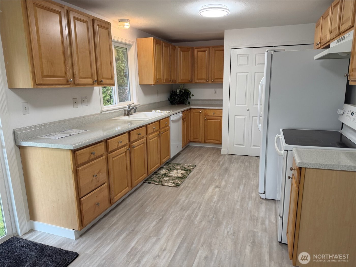 23341 SE 266th Street , Maple Valley, WA 98038