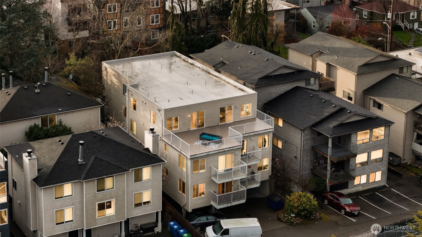 3228 21st Avenue W #300, Seattle, WA 98199