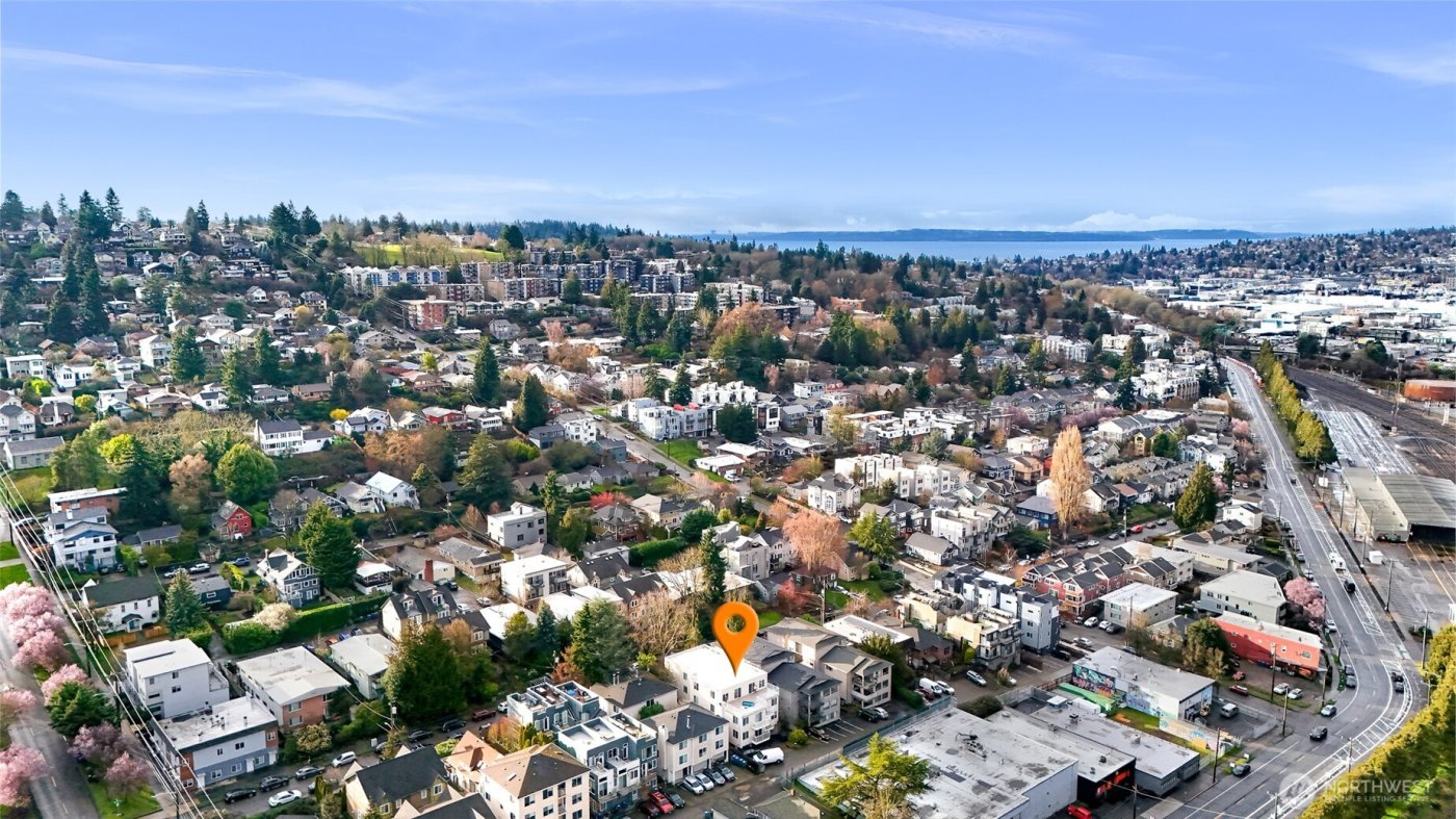 3228 21st Avenue W #300, Seattle, WA 98199