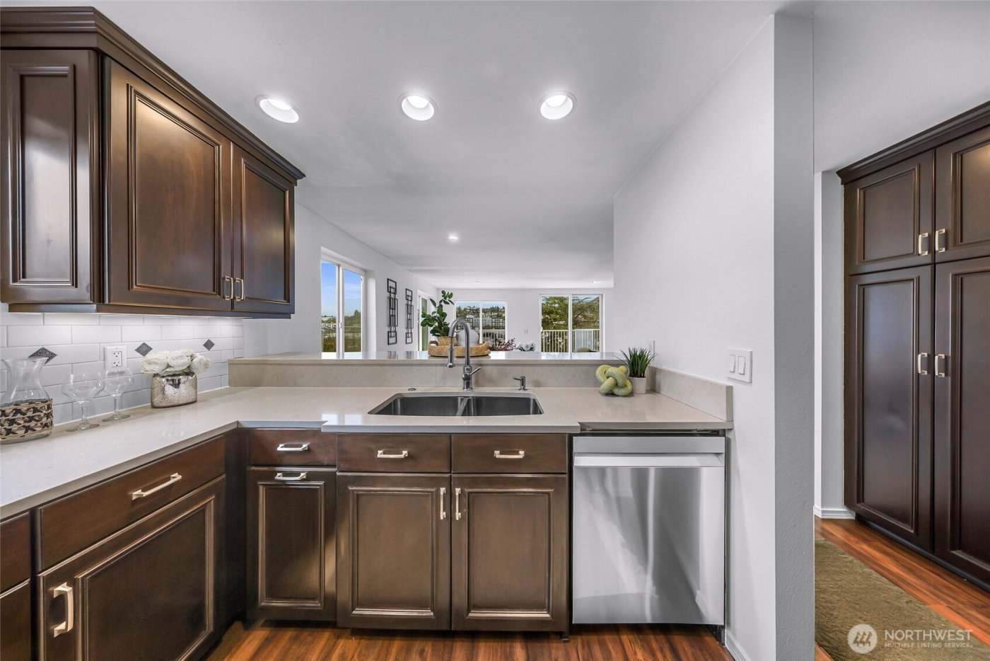 3228 21st Avenue W #300, Seattle, WA 98199