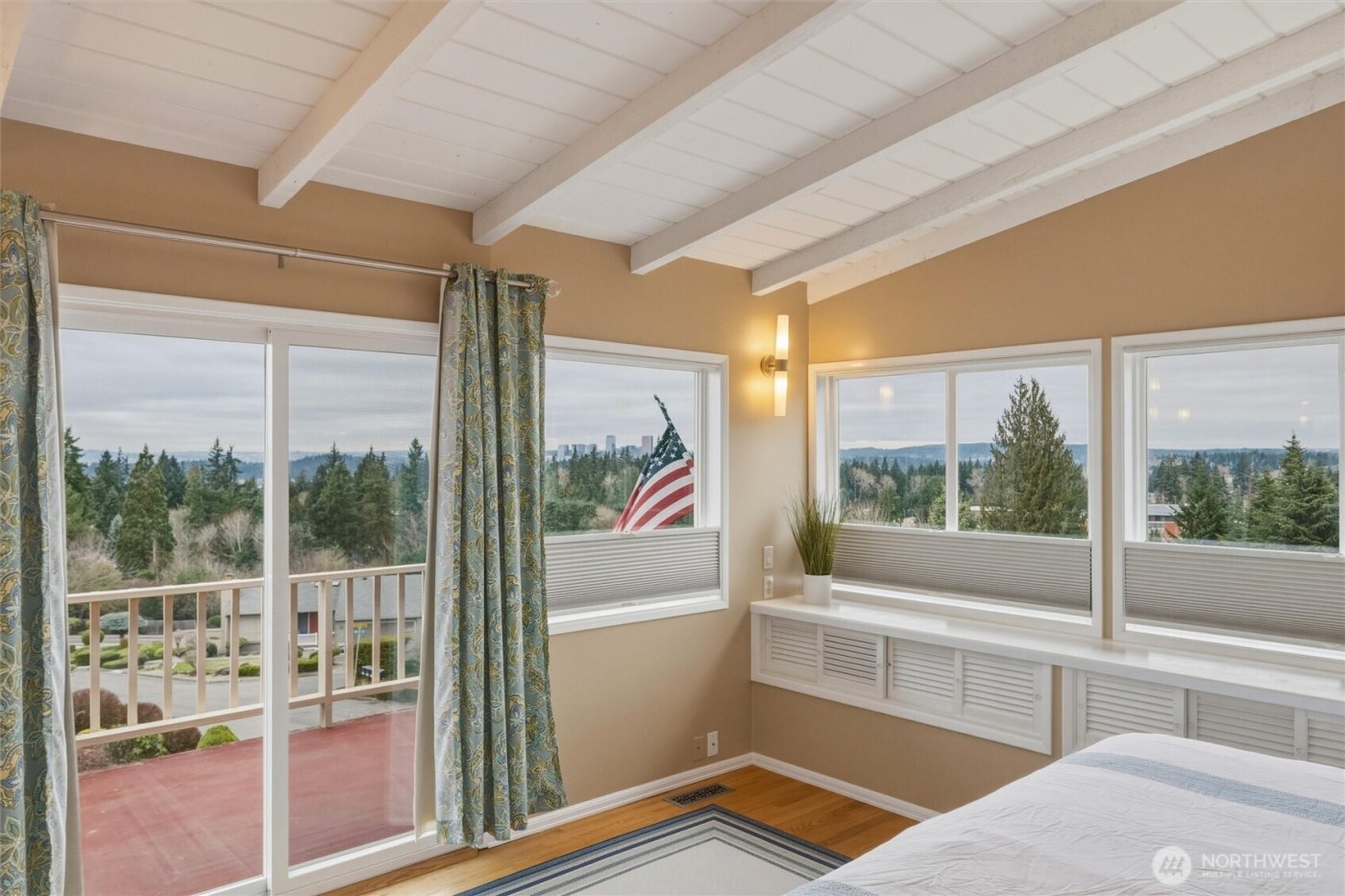 13635 SE 43rd Street , Bellevue, WA 98006