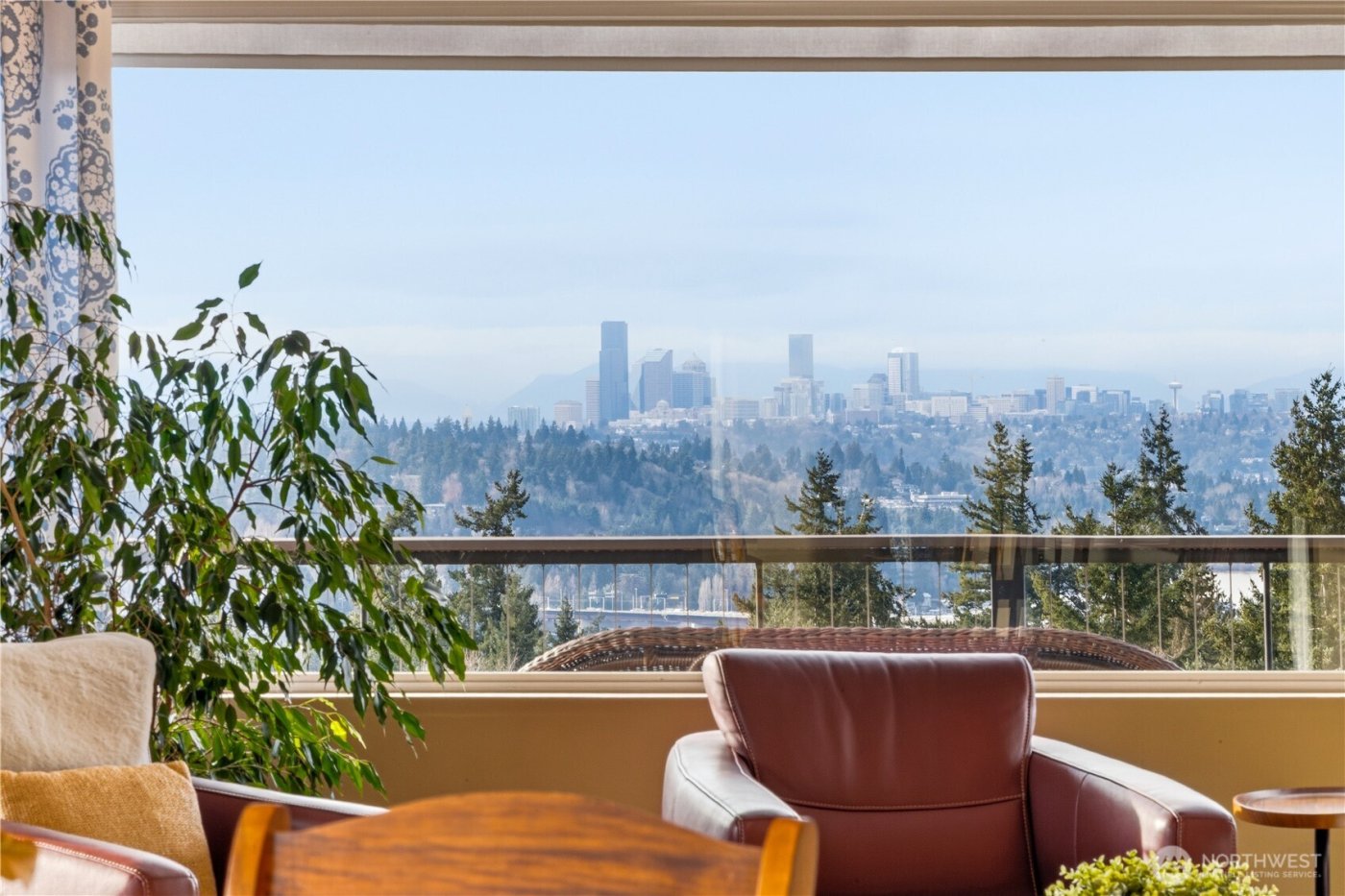 13635 SE 43rd Street , Bellevue, WA 98006