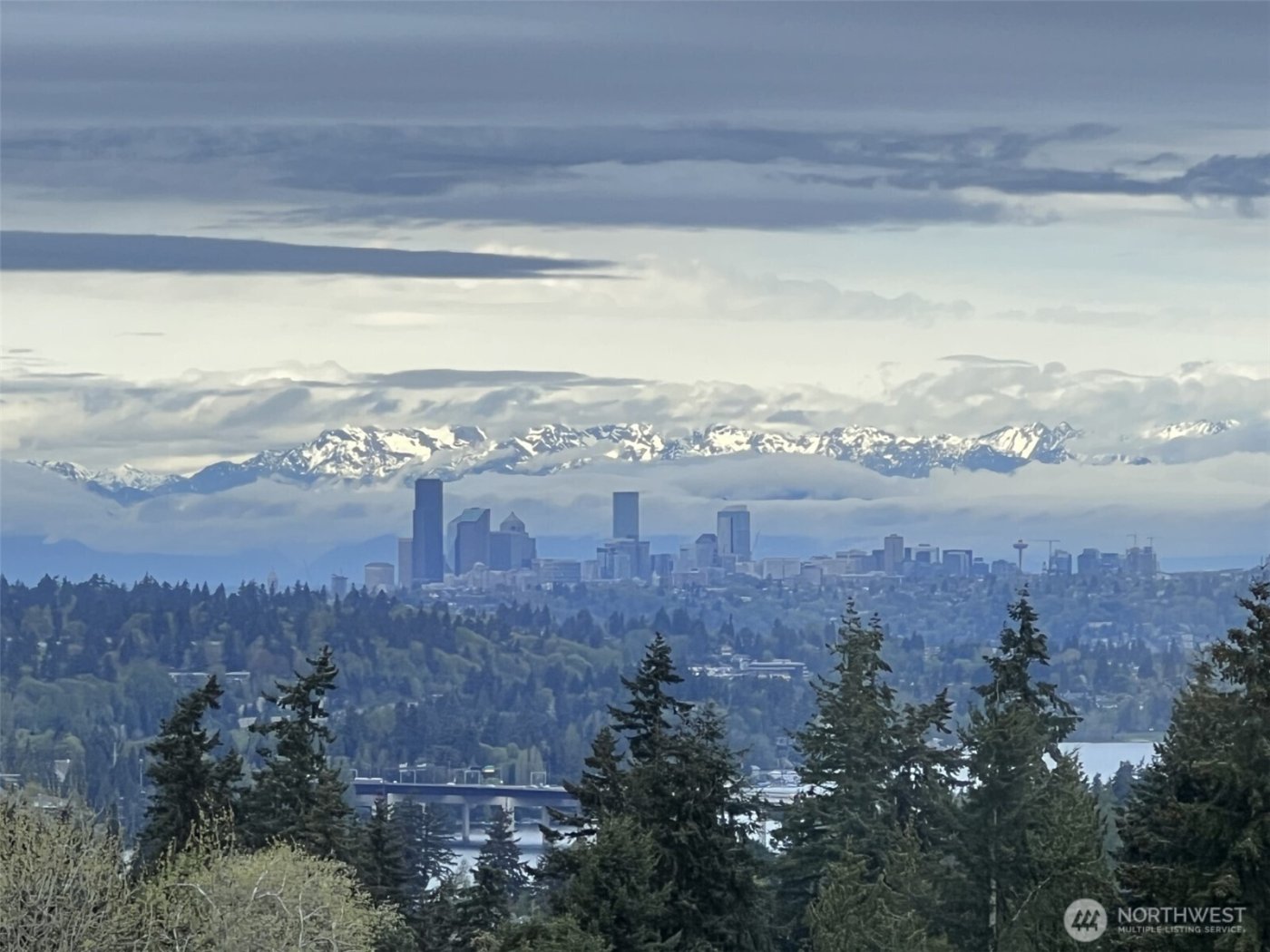 13635 SE 43rd Street , Bellevue, WA 98006