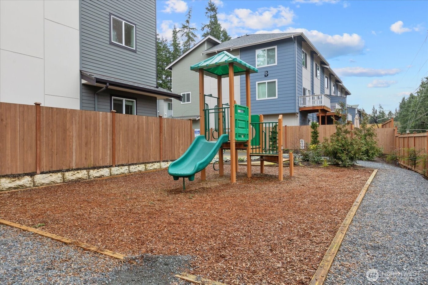 23413 Edmonds Way #A2, Edmonds, WA 98026