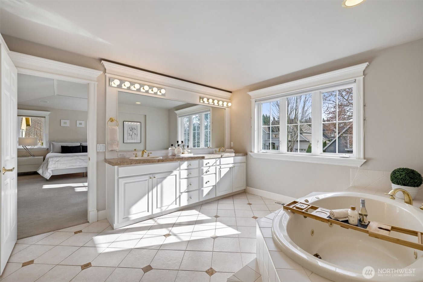 20614 NE 28th Court , Sammamish, WA 98074