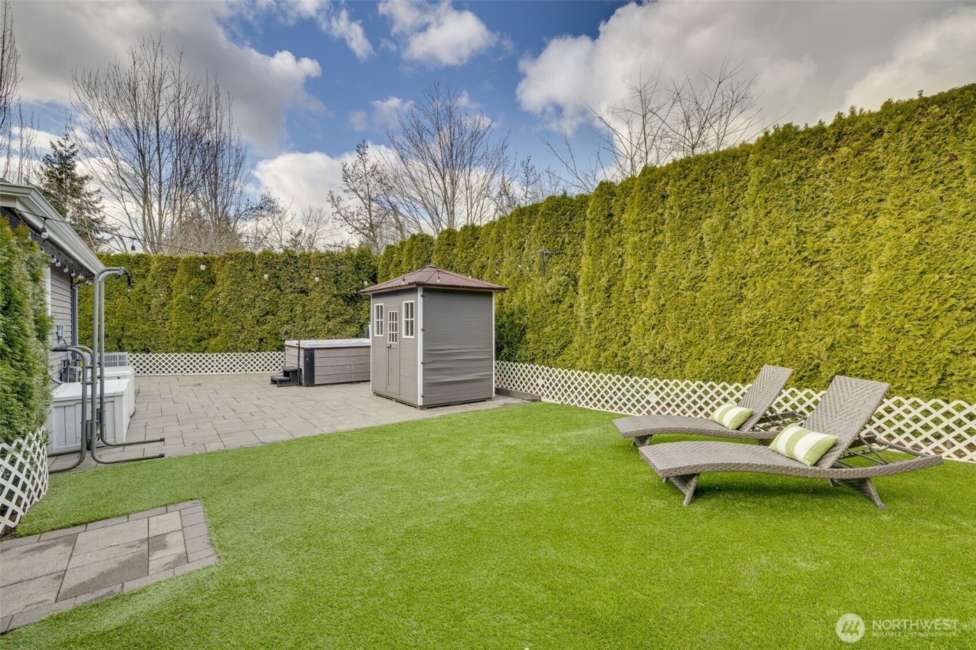 20614 NE 28th Court , Sammamish, WA 98074