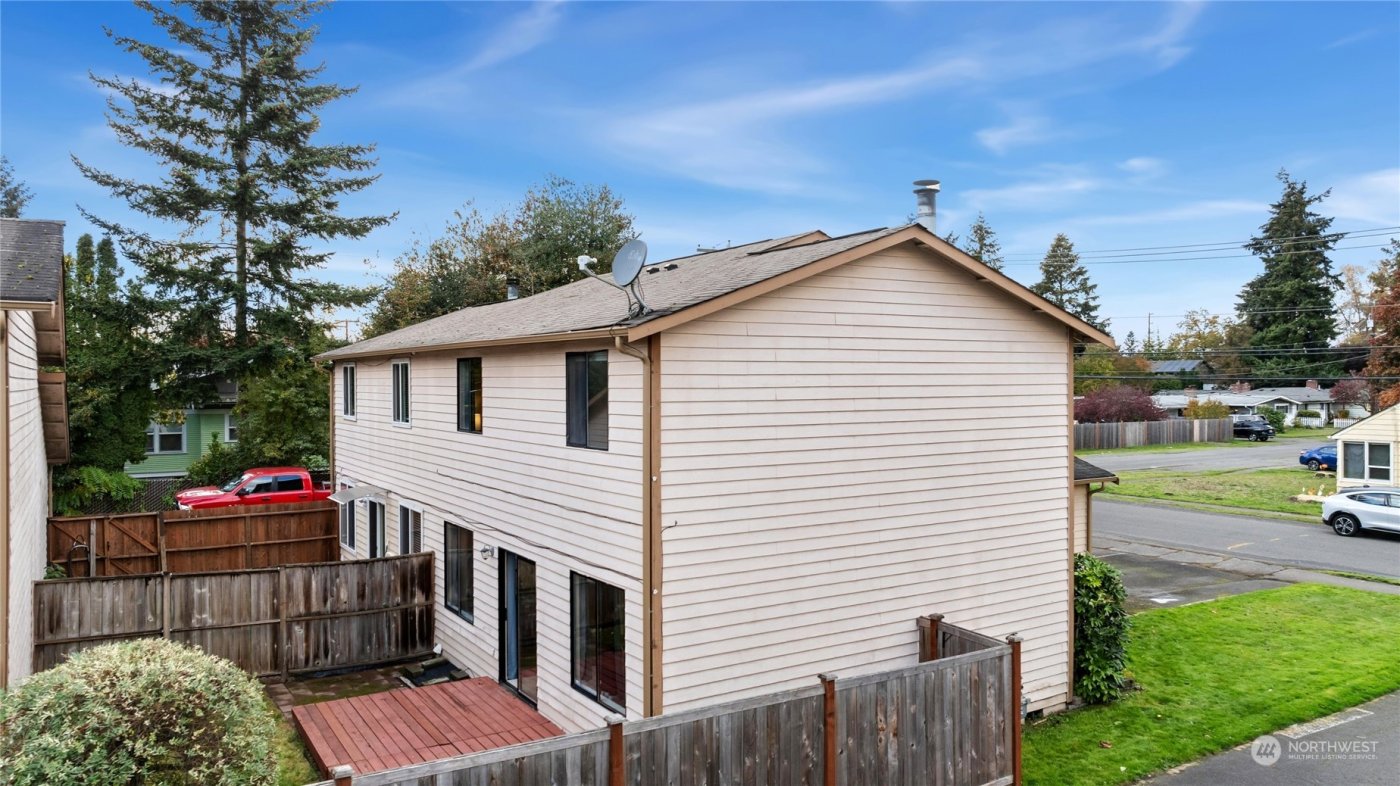 1302 3rd Street SE #1, Auburn, WA 98002