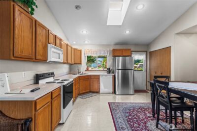 3330 18th Street Pl SW, Puyallup, WA 98373 - Photo 8