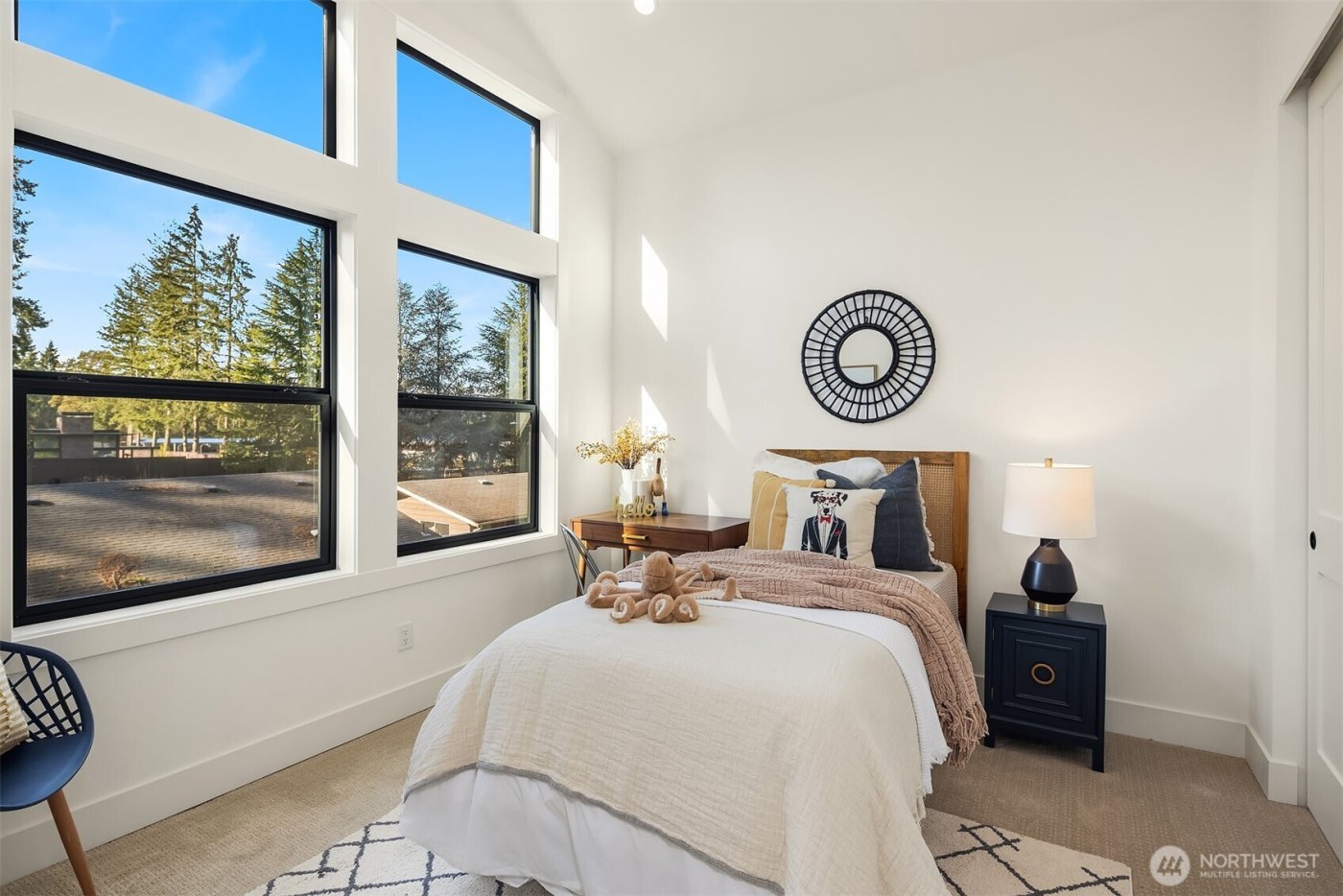 15014 SE 22nd Street , Bellevue, WA 98007