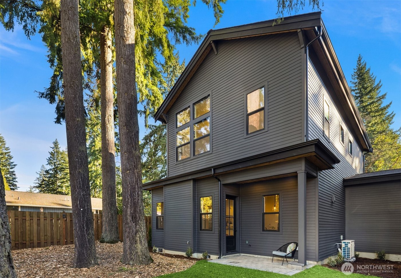 15016 SE 22nd Street , Bellevue, WA 98007