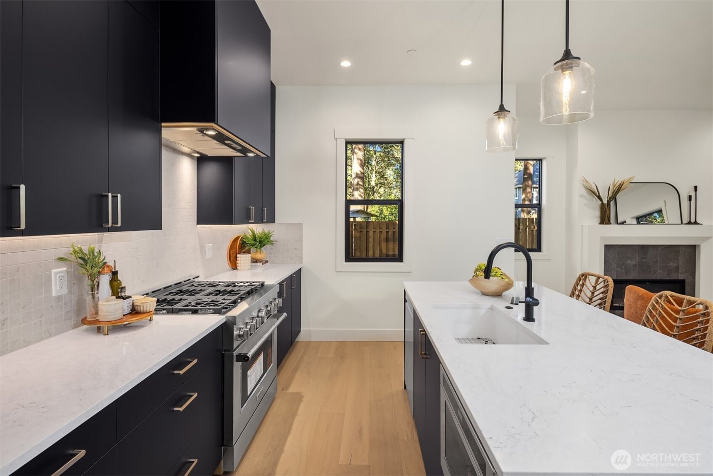 15016 SE 22nd Street , Bellevue, WA 98007