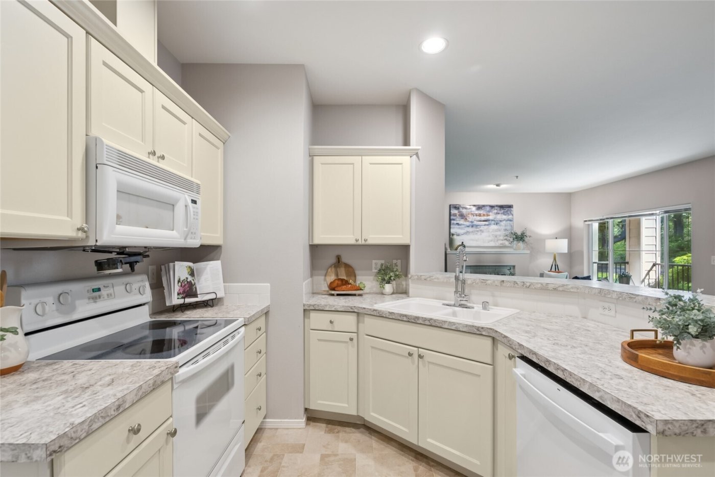 2147 Hammond Avenue #B10, Dupont, WA 98327