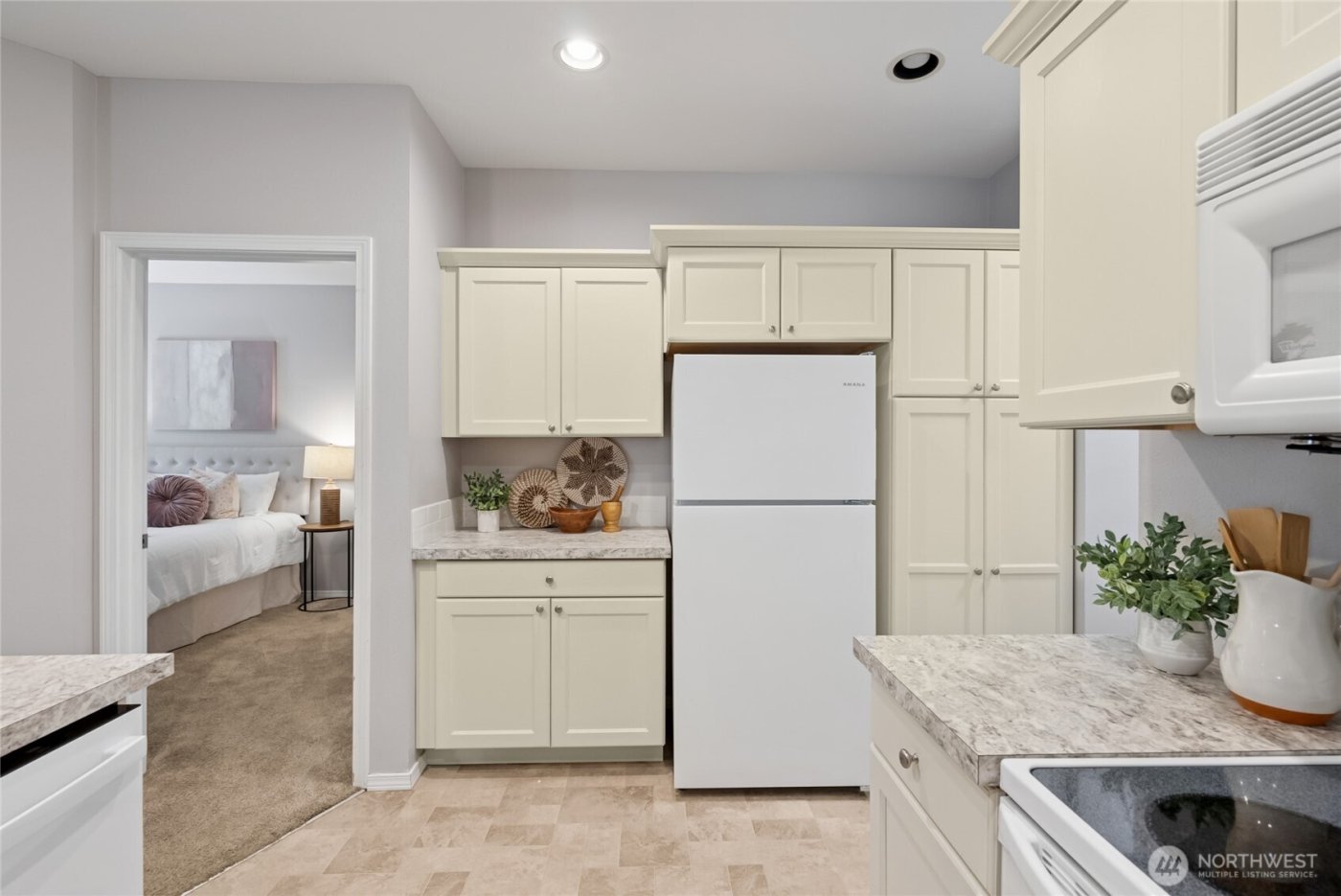 2147 Hammond Avenue #B10, Dupont, WA 98327