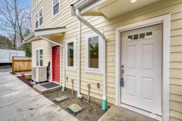 3403 S 144th Lane , Tukwila, WA 98168-5147