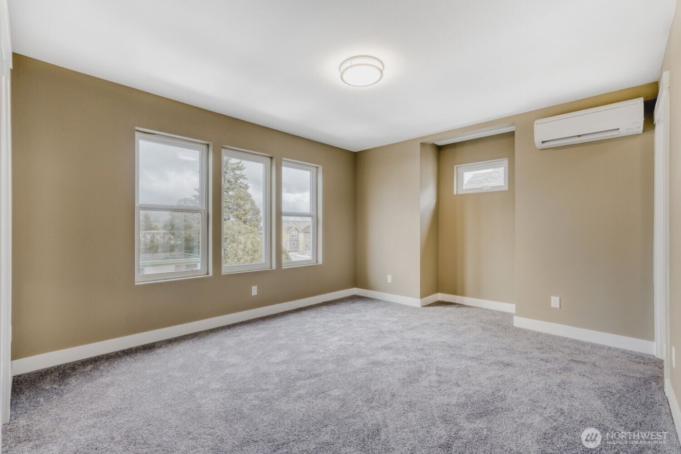 3403 S 144th Lane , Tukwila, WA 98168-5147