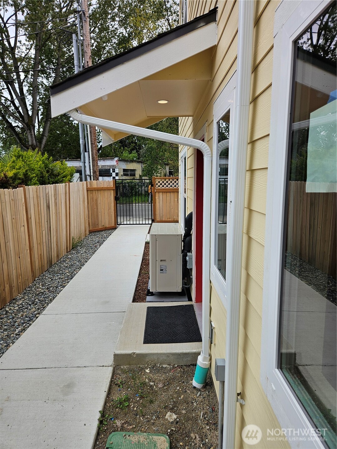 3403 S 144th Lane , Tukwila, WA 98168-5147