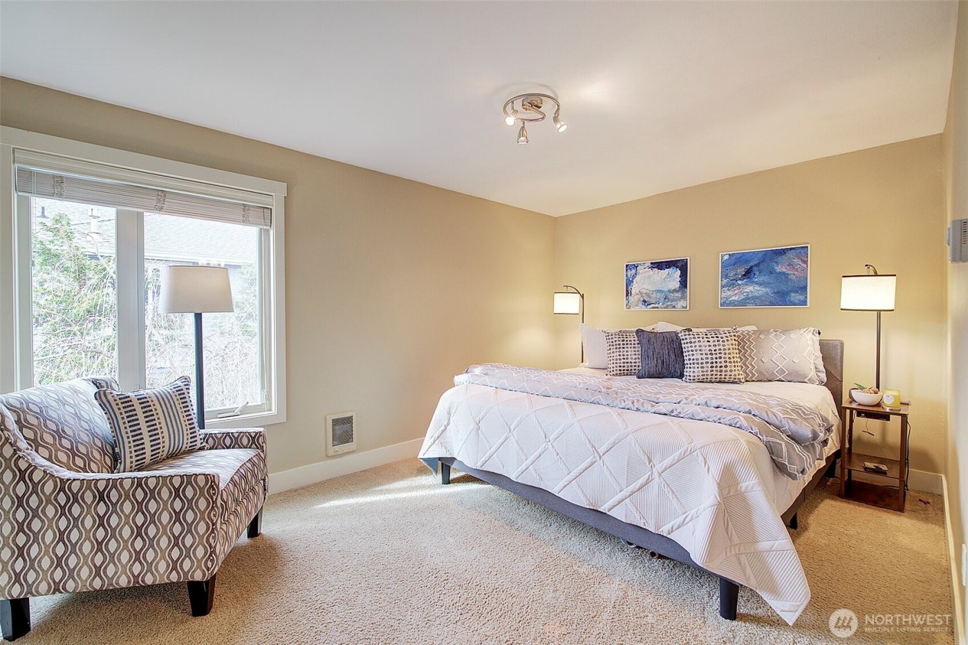 8503 Bowdoin Way #203, Edmonds, WA 98026