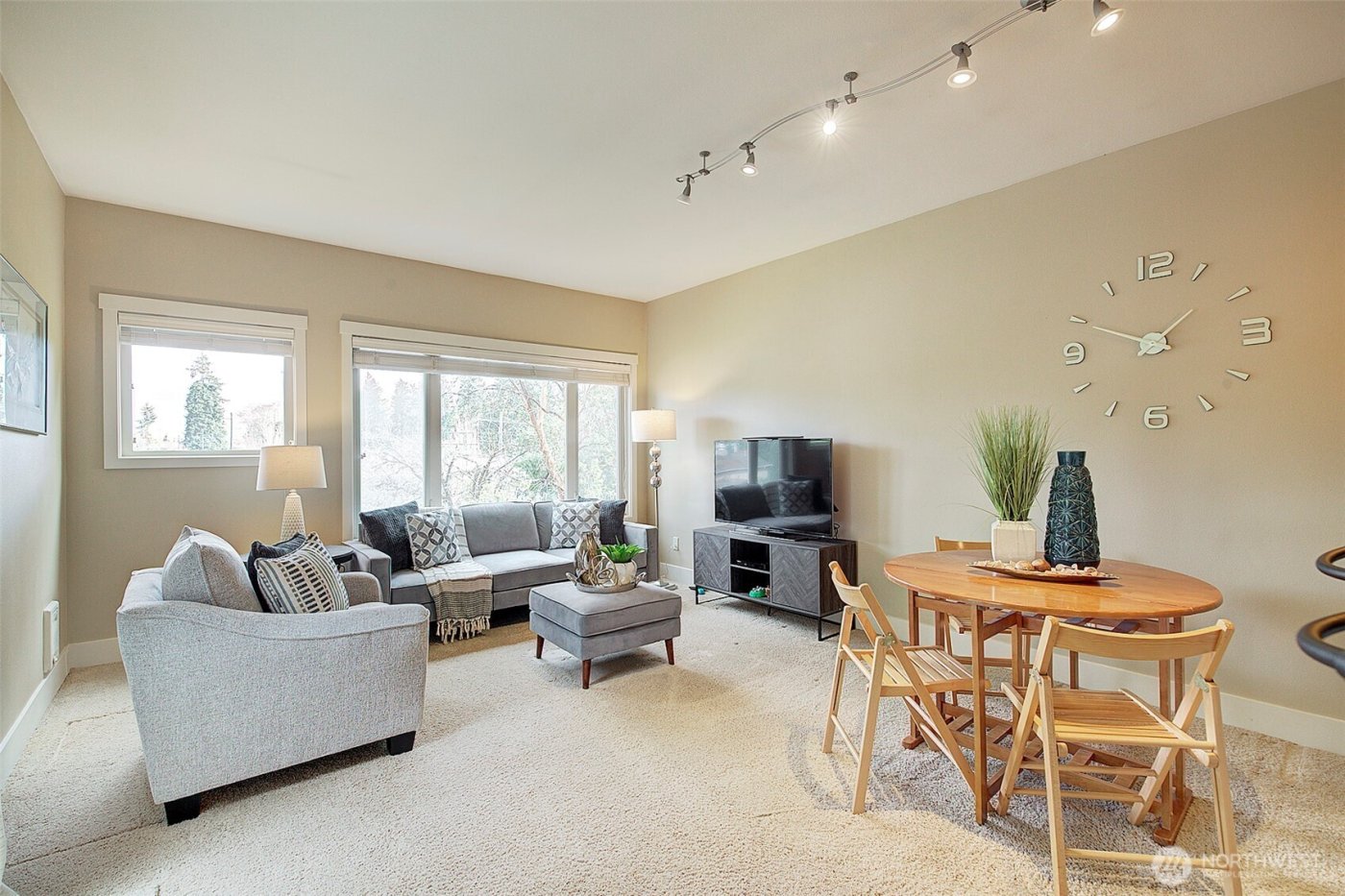 8503 Bowdoin Way #203, Edmonds, WA 98026