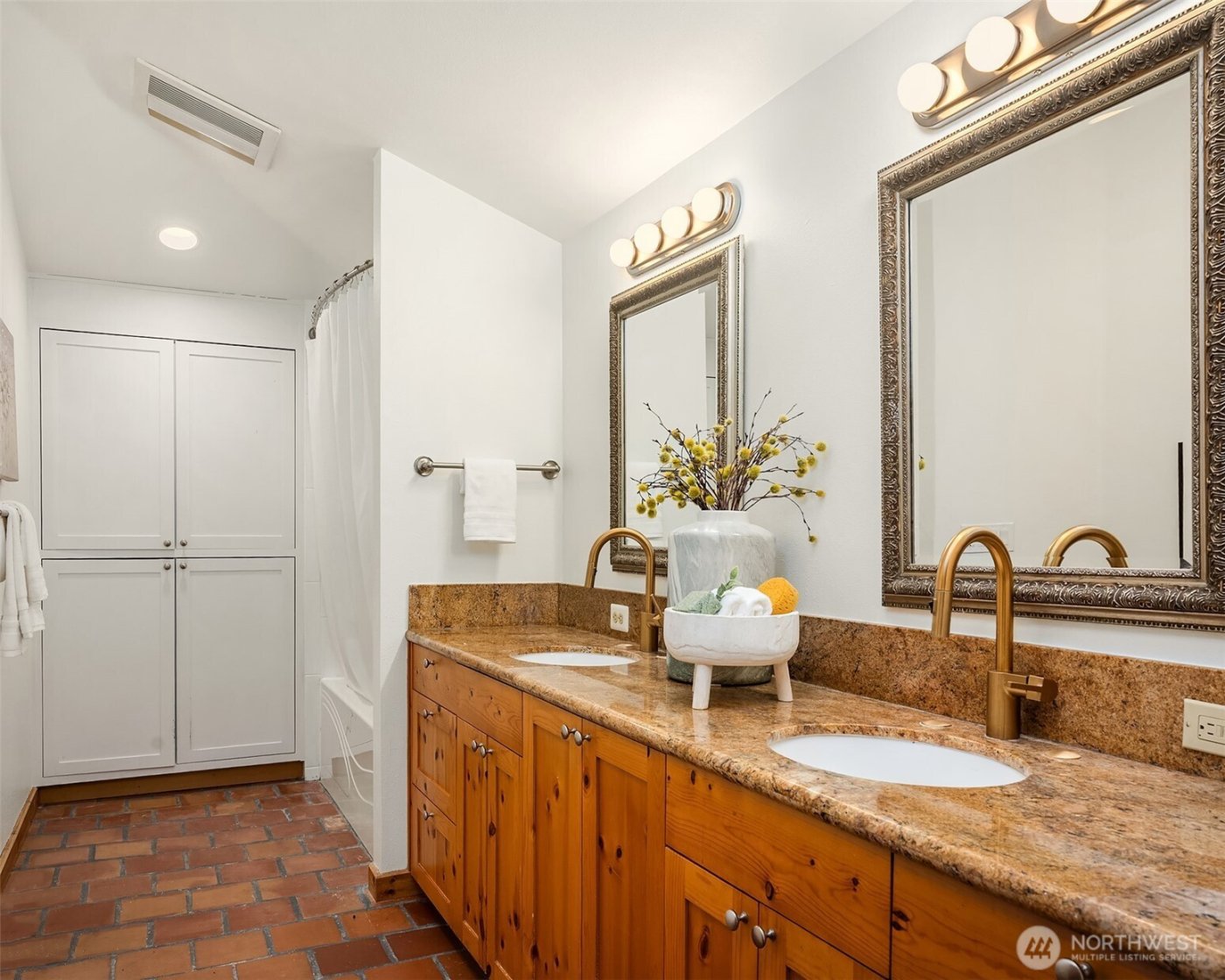 24025 75th Avenue SE, Woodinville, WA 98072