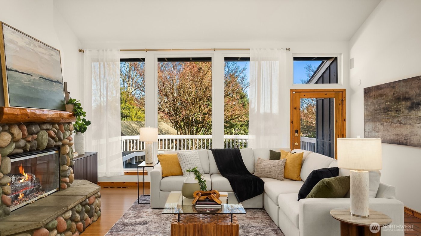 24025 75th Avenue SE, Woodinville, WA 98072